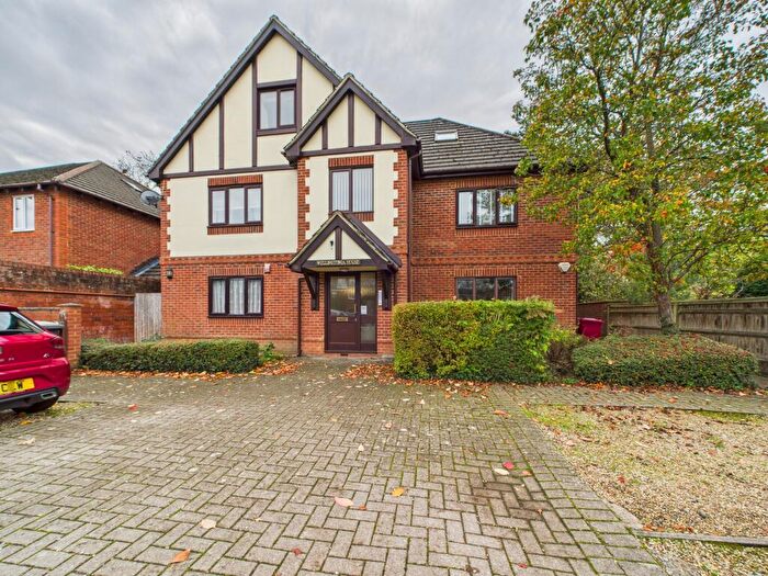 2 Bedroom Flat For Sale In Wellingtonia House, Reading, Reading, RG30
