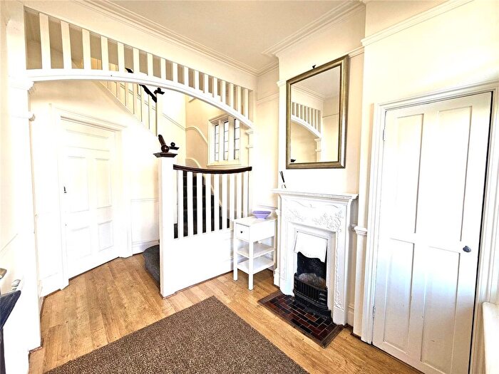 1 Bedroom Flat For Sale In Mayfield Road, South Croydon, Sanderstead, CR2
