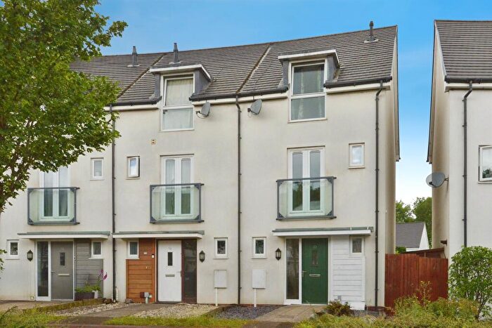 3 Bedroom End Of Terrace House For Sale In Top Fair Furlong, Redhouse Park, Milton Keynes, MK14