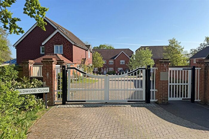 3 Bedroom Semi-Detached House For Sale In Wildwood Close, Chiddingfold, Godalming, GU8