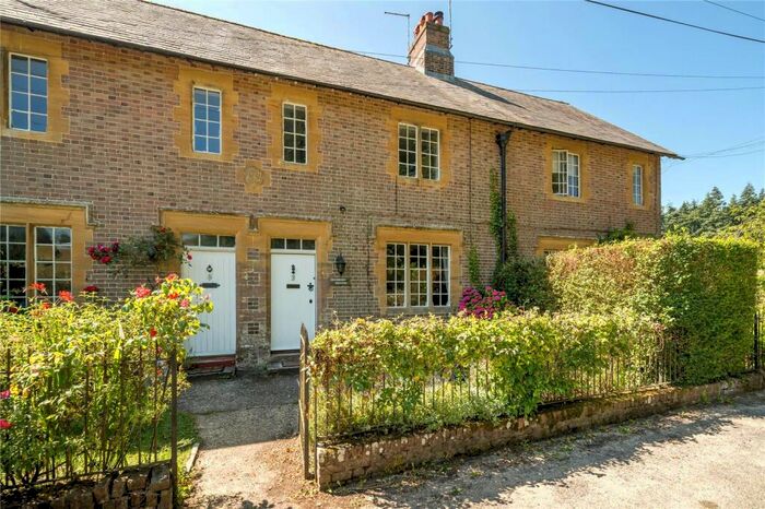 3 Bedroom Terraced House For Sale In Troytown, Dorchester, DT2