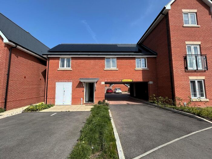 2 Bedroom Coach House To Rent In Cotter Way, Canterbury, CT1