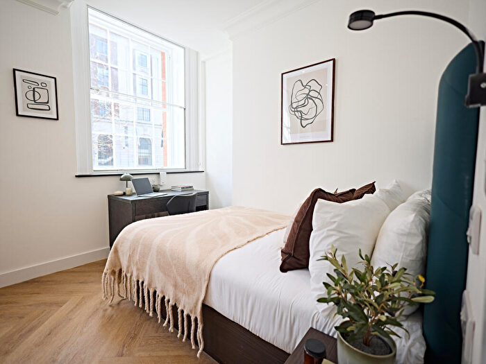 1 Bedroom Apartment To Rent In Apt, - Cookridge Street #, LS2