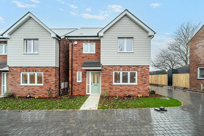 4 Bedroom Detached House For Sale In Fildyke Road, Meppershall, Shefford, SG17