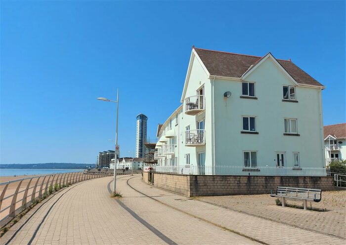 2 Bedroom Flat For Sale In Marine Walk, Marina, Swansea, SA1