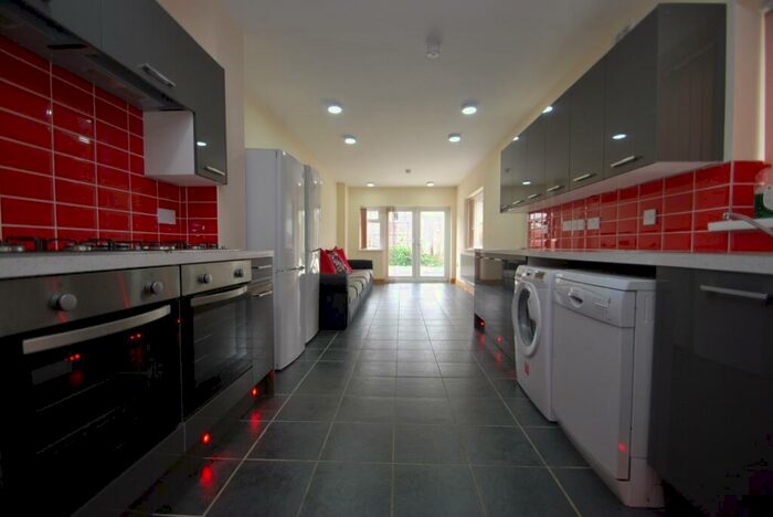 8 Bedroom House To Rent In Woodville Road, Cathays, CF24