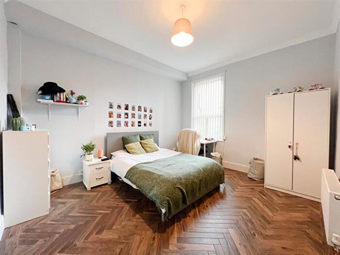 6 Bedroom House To Rent In Crookesmoor Road, Sheffield, S10