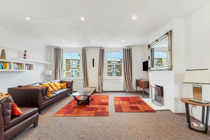 3 Bedroom Property To Rent In Askew Road, Ravenscourt Park, W12