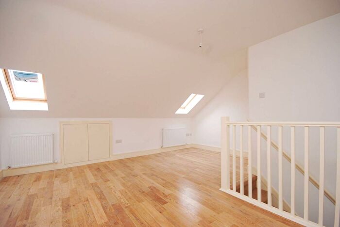 1 Bedroom Flat To Rent In Marsden Road, Peckham Rye, London, SE15