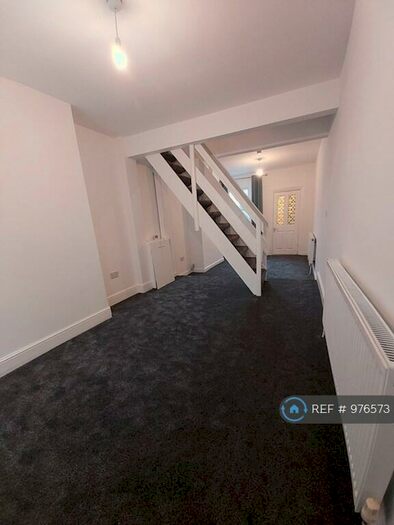 2 Bedroom Terraced House To Rent In Strathmore Avenue, Luton, LU1