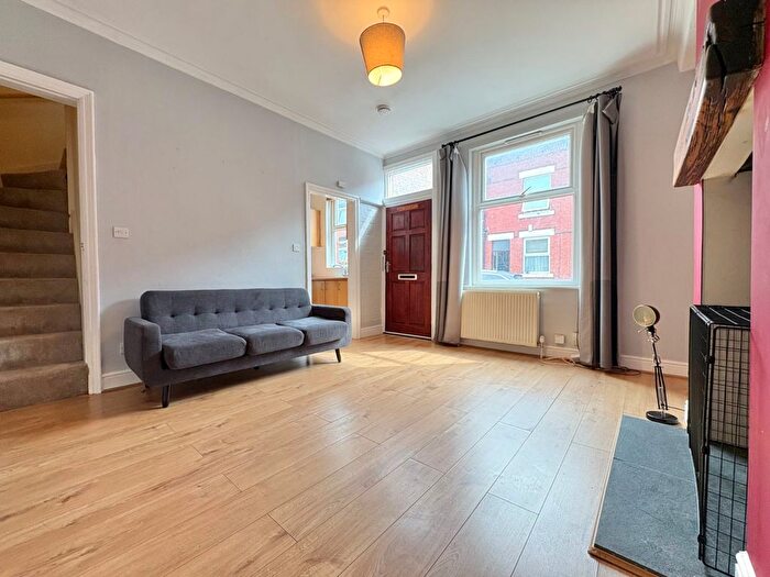 2 Bedroom End Of Terrace House To Rent In Vicarage Street, Kirkstall, Leeds, LS5