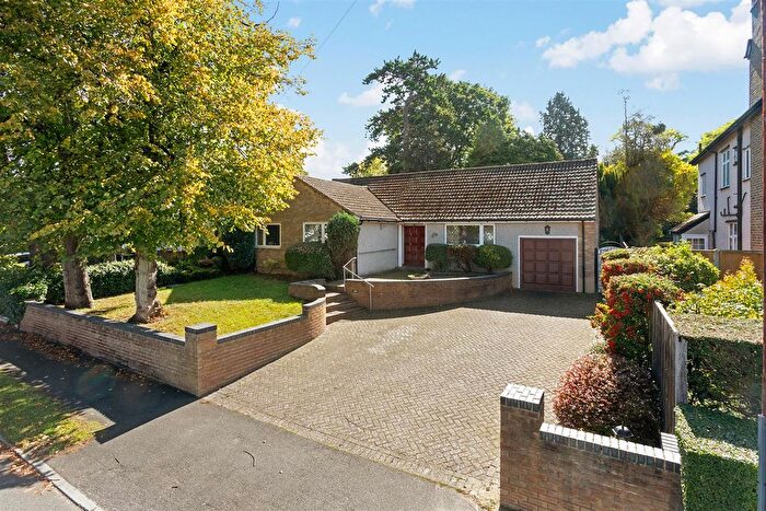 3 Bedroom Detached Bungalow For Sale In Hillcrest Road, Purley, CR8