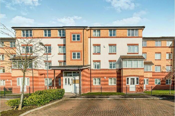 1 Bedroom Flat To Rent In Peatey Court, HP13