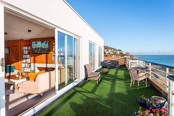 3 Bedroom Flat For Sale In The Riviera, Sandgate, CT20