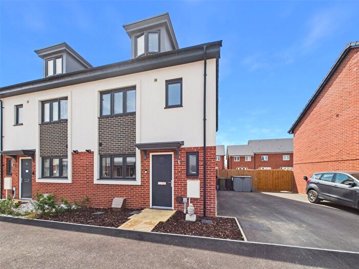 4 Bedroom Semi Detached House For Sale In Farley Way, Hardwicke, Gloucester, Gloucestershire, GL2
