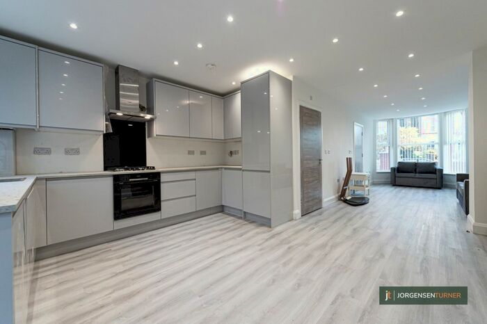 2 Bedroom Terraced House To Rent In Newton Avenue, London, W3