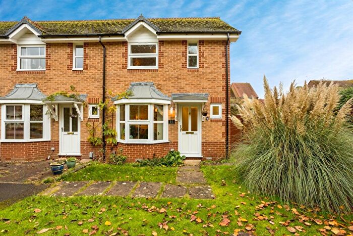 2 Bedroom Semi Detached House For Sale In Cranmer Walk, Crawley, RH10