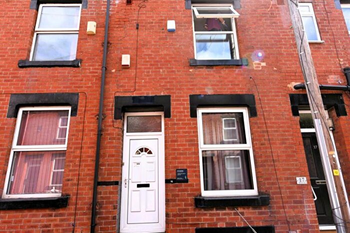 5 Bedroom House To Rent In Beamsley Mount, LS6