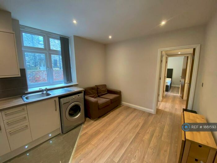 1 Bedroom Flat To Rent In Headingley Lane, Leeds, LS6