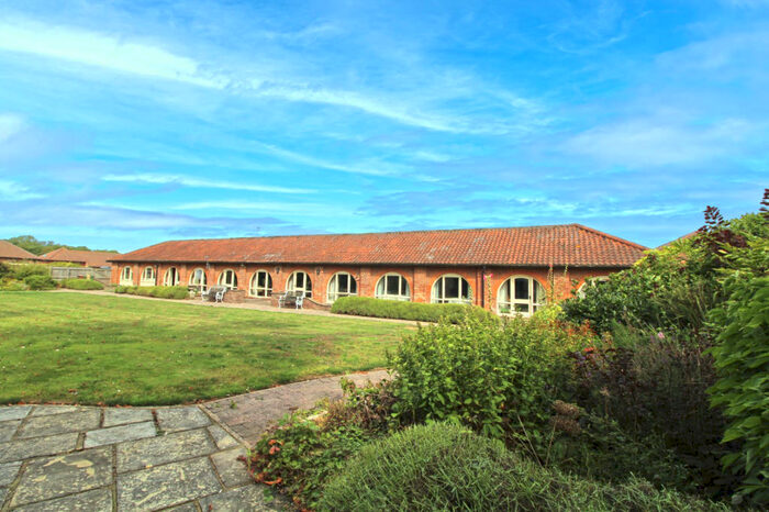 4 Bedroom Barn Conversion For Sale In Enholmes Lane, Patrington, HU12