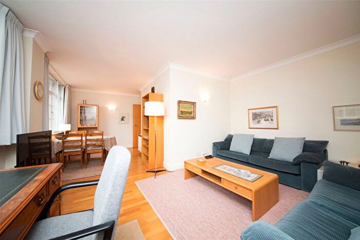 1 Bedroom Flat For Sale In South Block, London, SE1