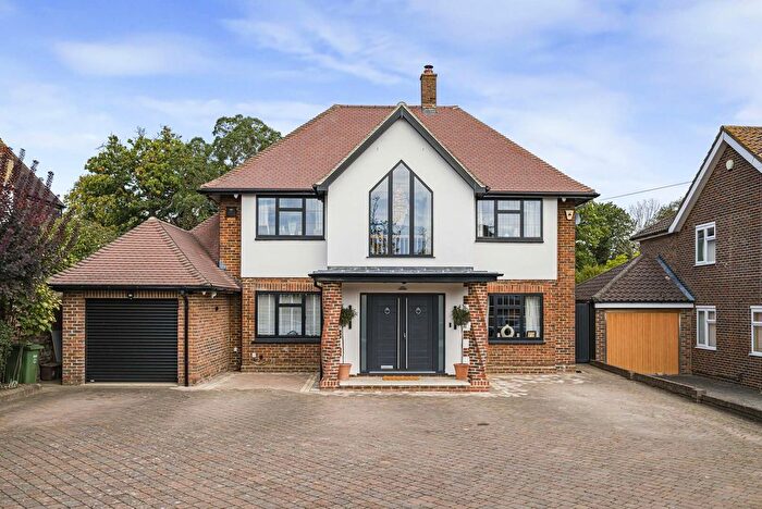 4 Bedroom Detached House For Sale In Parkwood Road, Bexley, DA5