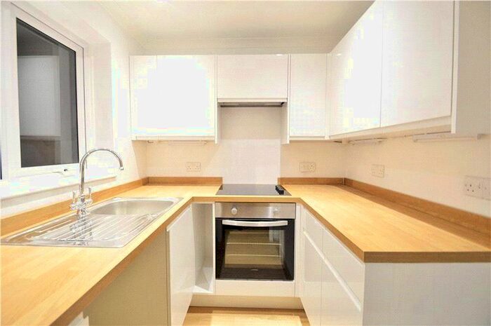 1 Bedroom Semi Detached House To Rent In Brunel Road, Maidenhead, Berkshire, SL6