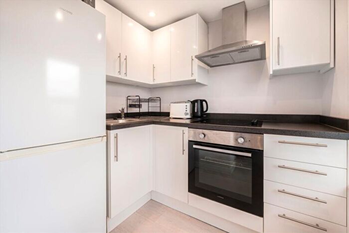 1 Bedroom Flat For Sale In Alexandra Park Road, London, N10