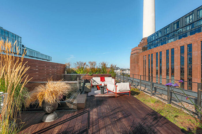 2 Bedroom Penthouse For Sale In Circus Road West, London, SW11