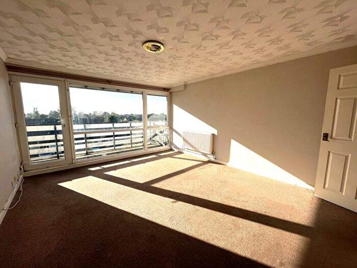 2 Bedroom Flat To Rent In Chidham Walk, Havant, Hampshire, PO9