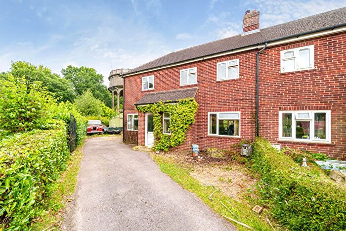 3 Bedroom Semi Detached House For Sale In Boyneswood Close, Medstead, Alton, Hampshire, GU34