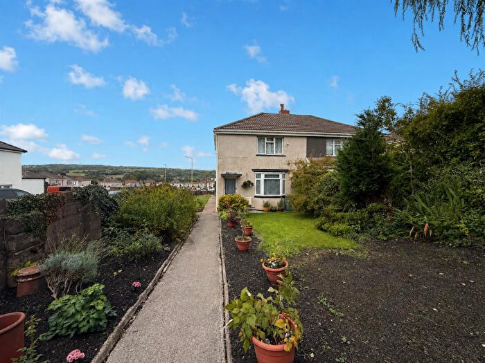 3 Bedroom Terraced House For Sale In Trenant, Hirwaun, Aberdare, CF44