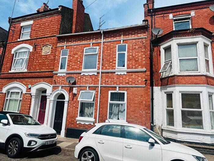 2 Bedroom Apartment To Rent In Colwyn Road, The Mounts, Northampton, NN1