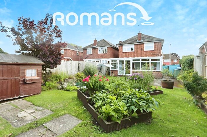 3 Bedroom Property To Rent In Blunden Road, Farnborough, GU14