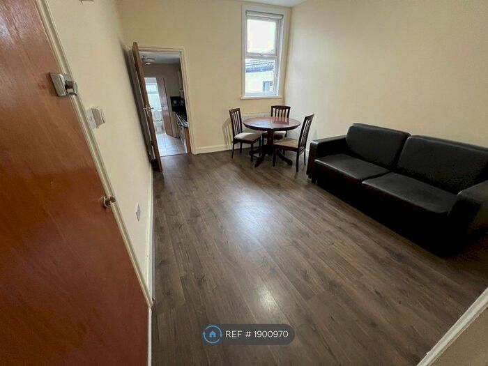 2 Bedroom Flat To Rent In Church Lane, London, E11