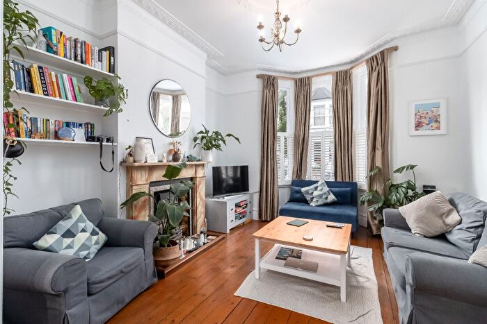 1 Bedroom Flat To Rent In Durrell Road, London, SW6