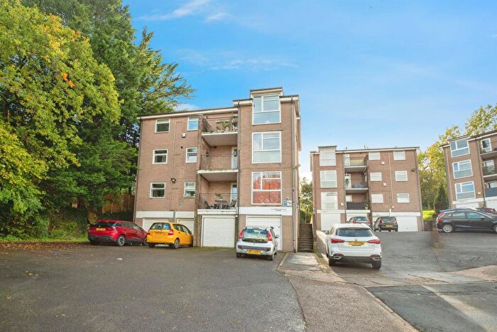 2 Bedroom Flat For Sale In Linnet Close, Cardiff, CF23