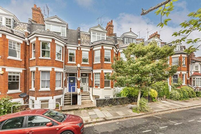 2 Bedroom Flat To Rent In Milton Park, Highgate, N6