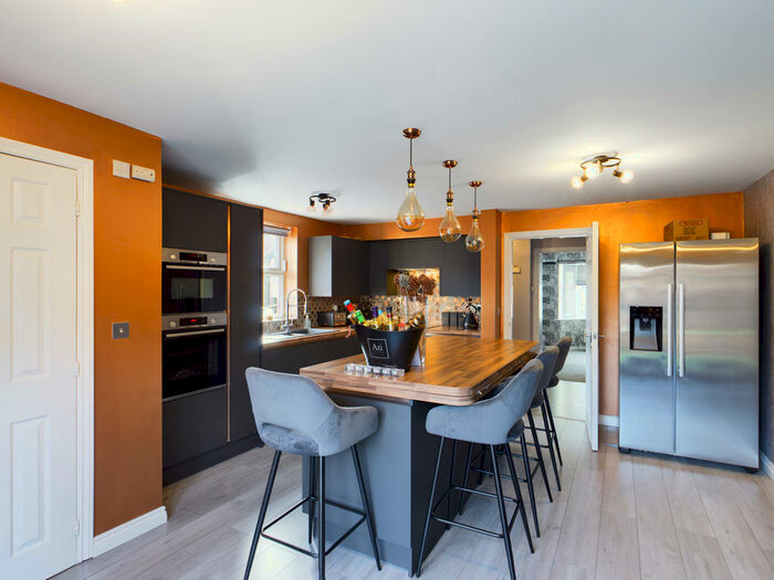 3 Bedroom End Of Terrace House To Rent In Blekinsop Drive, Leeds, LS10