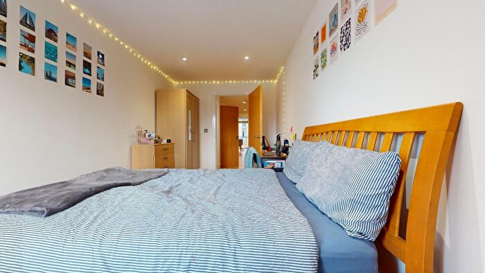 2 Bedroom Flat For Sale In Gainsborough House, Cassilis Road, Canary Wharf, London, E14