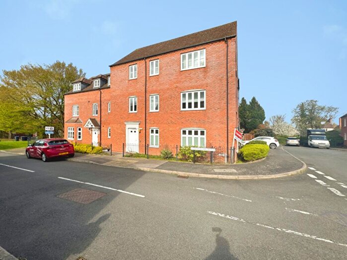 2 Bedroom Flat For Sale In Longfellow Road, Stratford-upon-Avon, CV37