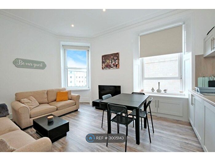 2 Bedroom Flat To Rent In Baker St, Aberdeen, AB25