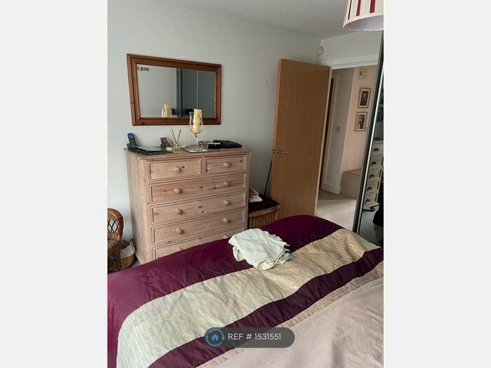 1 Bedroom Flat To Rent In Findlay Mews, Marlow, SL7