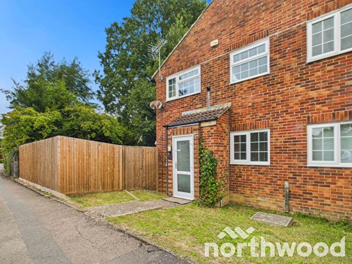 1 Bedroom Detached House For Sale In Manorfield, Singleton, Ashford, TN23