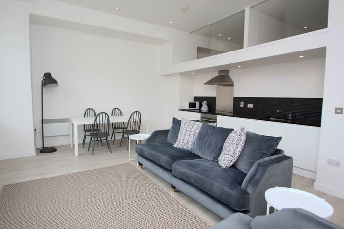 2 Bedroom Flat To Rent In Albion Street, Merchant City, G1