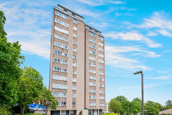 2 Bedroom Flat To Rent In William Harvey House, Whitlock Drive, London, SW19