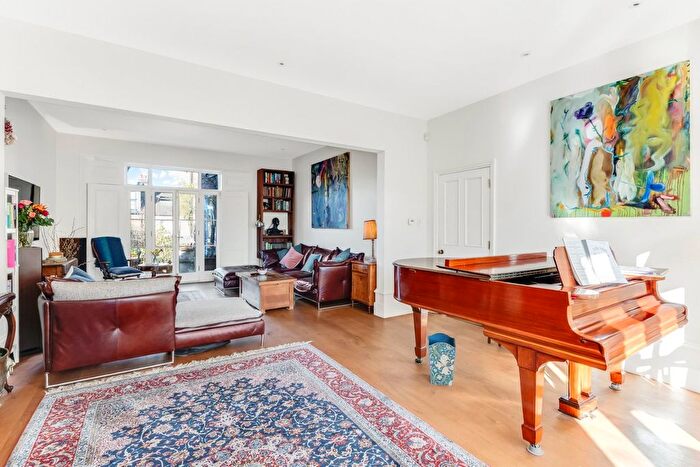 6 Bedroom End Terrace House For Sale In Onslow Gardens, Muswell Hill, London, N10