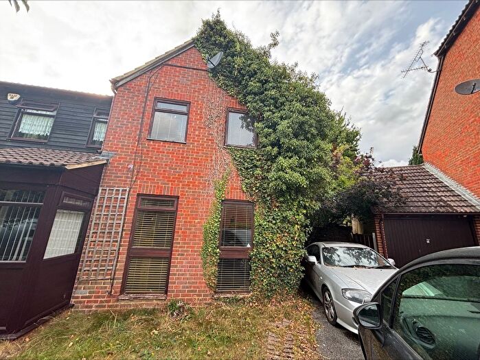 2 Bedroom Property To Rent In Maltings Close, Tonbridge, TN11