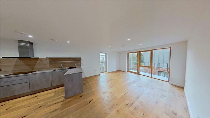 2 Bedroom Flat To Rent In Hughes Close, Edinburgh, EH7