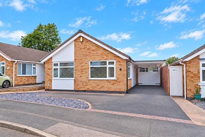 2 Bedroom Detached Bungalow For Sale In Kirfield Drive, Hinckley, LE10